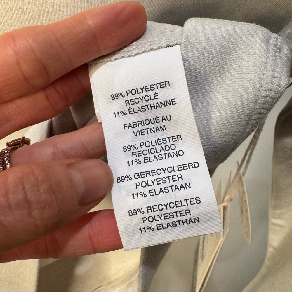 NWT Vuori Halo Essential Half Zip Women's Long Sleeve Top • Salt Heather • XS - Picture 9 of 13